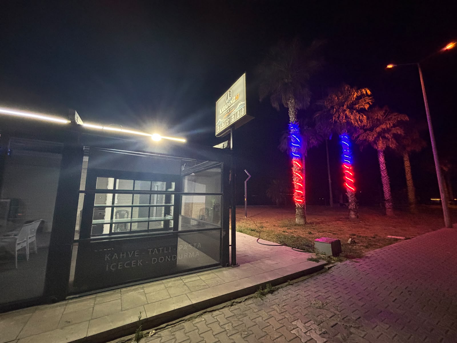 Karadeniz 61 Restaurant & Cafe